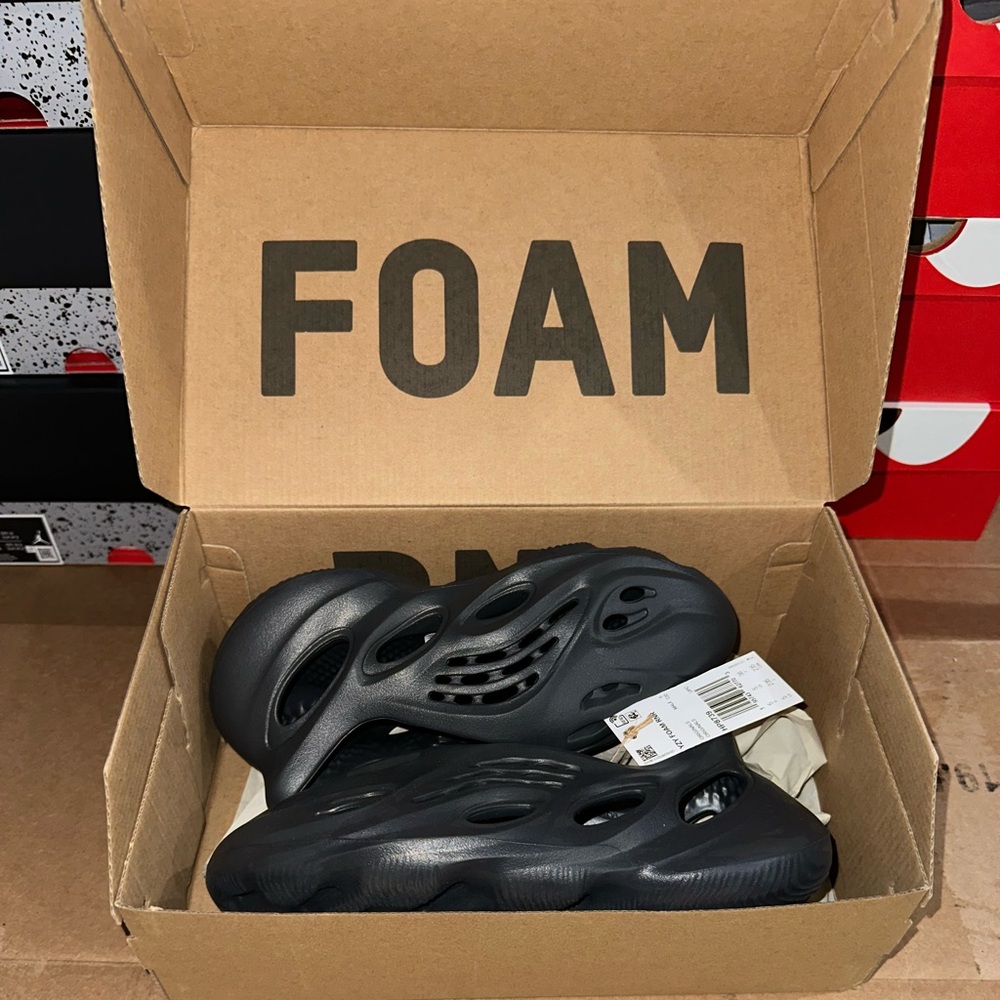 Adidas Yeezy Onyx Foam Runner size 5